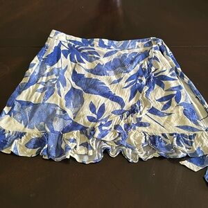 Blue Lulus Skirt! 💙🤍